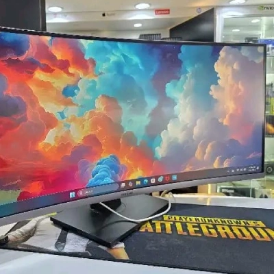 Boxed Samsung Monitor 34 Curved